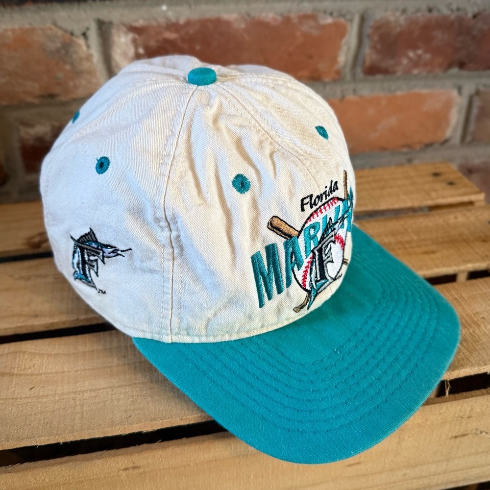 Vintage 90s Florida Marlins Snapback Hat